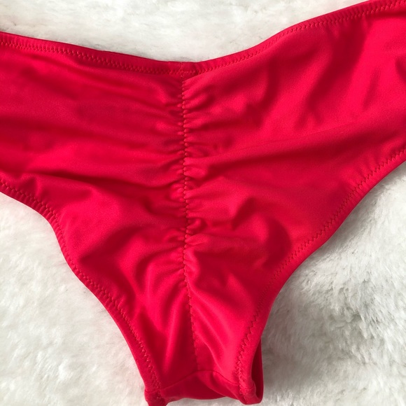 Victoria’s Secret Bikini Bottoms - Picture 5 of 7